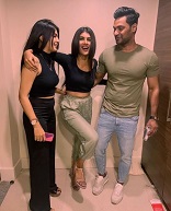 ananya rao with sister and husband