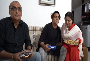 tanzeel khan with mother and father