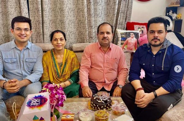 Shubhankar Mishra family photo with wife