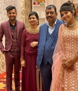 anjali arora family photo