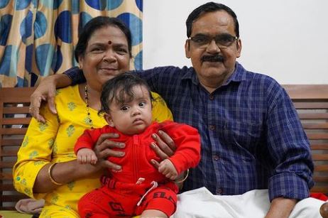 sujith bhakthan family photo